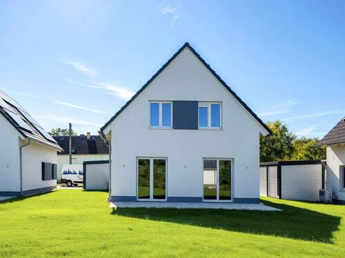 Haus mit Terrasse und Garten - 