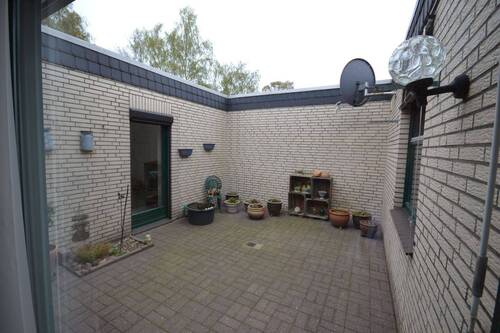 Innenhof - 4 Zimmer Bungalow in Langwedel