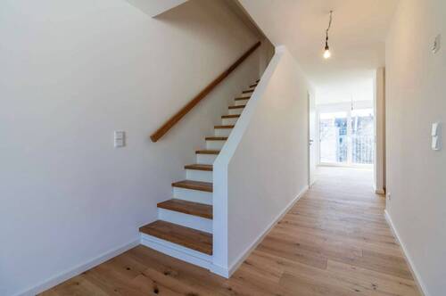 Maisonette Wohnung - Treppe.jpg - Exklusive DG-Wohnung mit großer Dachterrasse & zusätzlichem Spitzboden! Wielandstraße, 1WE6