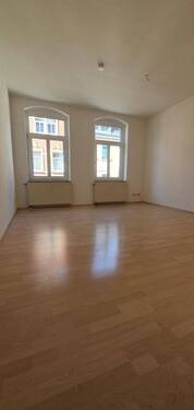 Wohnzimmer - 3 Zimmer Etagenwohnung zur Miete in Oelsnitz