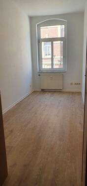 Kinder- bzw. Arbeitszimmer - 