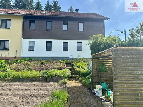 Hausrückseite - Einfamilienhaus mit Garage, Kamin & Pool in Waldrandlage: Reihenendhaus in Witzschdorf bei Chemnitz