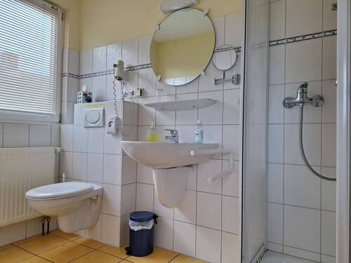 Haus 2 Appartementhaus Bad en suite im OG - 