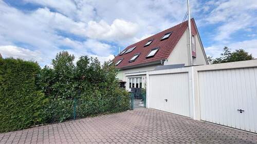 Ansicht Haus Garage - 