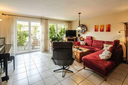 Wohnzimmer - 6 Zimmer Reihenmittelhaus zum Kaufen in Neuss