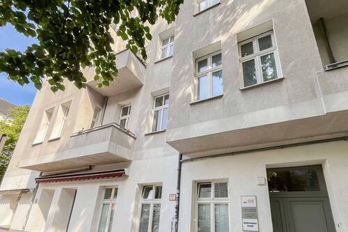 Titelbild - Altbau-Einheit mit Balkon & Aufzug in begehrter Pankower Lage - bezugsfrei zum 01.09.