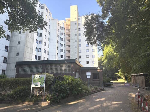 Bild 1 - PURNHAGEN-IMMOBILIEN - 4-Zimmer-Eigentumswohnung mit Loggia und Tiefgaragenstellplatz in Bremen-Lesum
