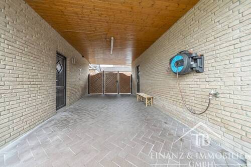 Eingangstor - 6 Zimmer Einfamilienhaus in Norden