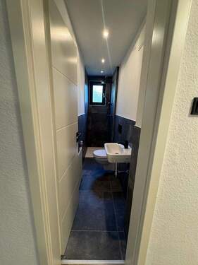 Bad mit Dusche im EG - Reihenmittelhaus mit 117,00 m² in Moenchengladbach zum Kaufen