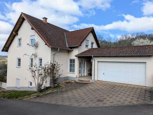 Frontansicht - Idyllisches Zuhause mit Weitblick.