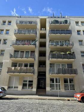 Hausansicht - 3 Zimmer Etagenwohnung zum Kaufen in Leipzig