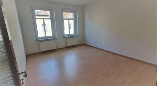 Wohnzimmer - 2 Zimmer Etagenwohnung in Schmölln