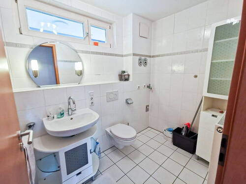 Bad mit Badewanne - 
