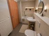 Bad mit Badewanne Staging - 