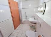 Bad mit Badewanne - 