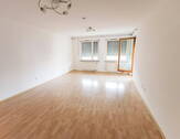 Wohnzimmer - 4 Zimmer Etagenwohnung zum Kaufen in München