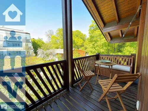 Balkon mit Blick ins Grüne - Zentral in Planegg: Gepflegtes Appartement mit Westbalkon