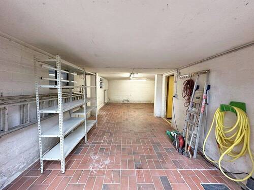 Garage - 