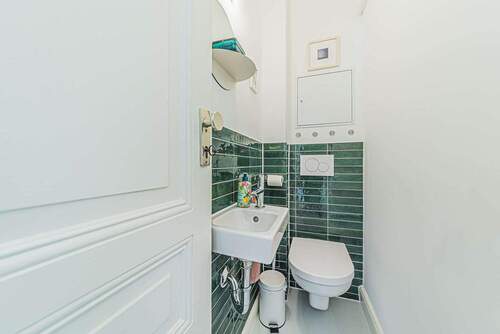 separates WC - 