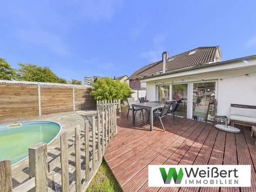 Garten / Pool - Modernisierte Doppelhaushälfte mit ca. 153 m² Wohn- und Nutzfläche, Garten und Pool in ruhiger Lage von Pinneberg