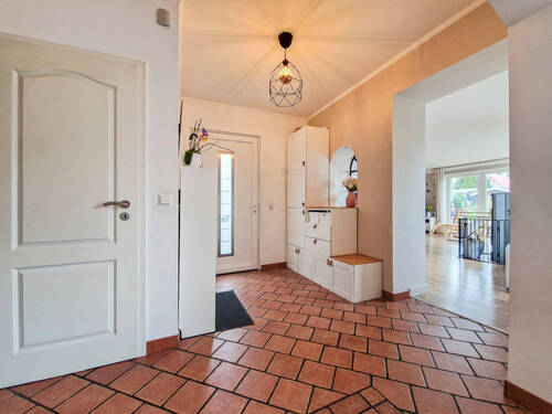 Eingangsbereich - 5 Zimmer Doppelhaushälfte zum Kaufen in Pinneberg