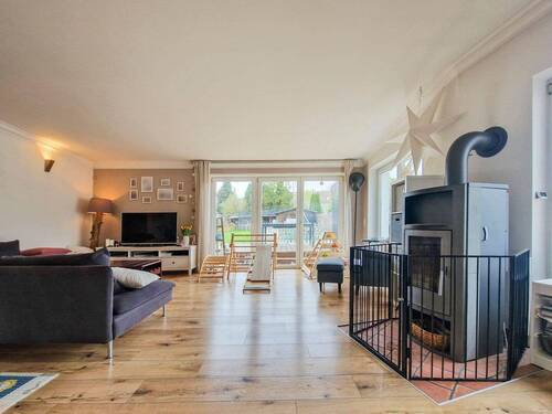 Wohnzimmer - Doppelhaushälfte mit 131,00 m² in Pinneberg zum Kaufen