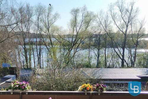 Blick vom Balkon 2 - Seeblick inklusive: Großzügiges Zuhause in Traumlage