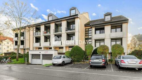 Außenansicht 1 - Lichtdurchflutete Dachgeschosswohnung in Toplage von Regensburg - ideal für Singles oder Paare