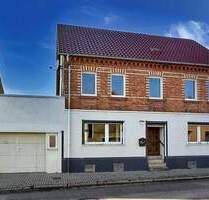 Sanierungsbedarf - Einfamilienhaus mit Dachterrasse und Ausbaupotenzial! - Oschersleben Hornhausen