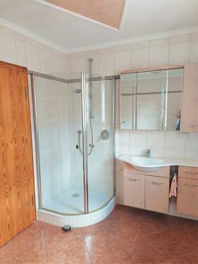 .. Dusche im OG - 