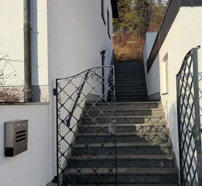 Eingang EG - 7 Zimmer Einfamilienhaus zum Kaufen in Nittendorf