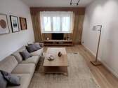 Wohnzimmerbeispiel Homestaging KI - 