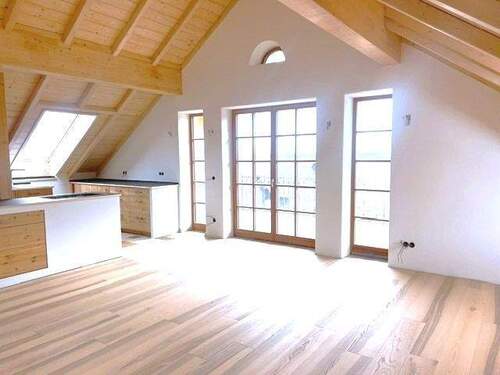 Wohnzimmer.jpeg - Traumhafte Dachgeschosswohnung mit Berg-und Weitblick