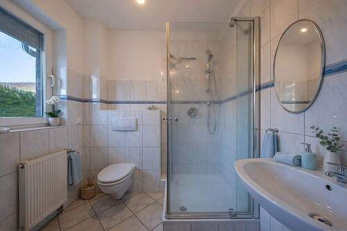 200-8699_Duschbad_gestaged - 