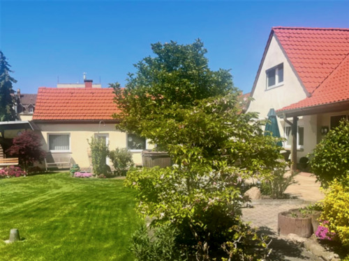 Gartenhaus /Altbau - 8 Zimmer Einfamilienhaus in Leipzig