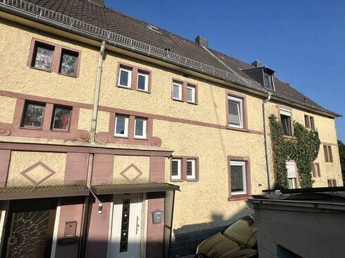 Fronansicht - 6 Zimmer Reihenmittelhaus in Blieskastel