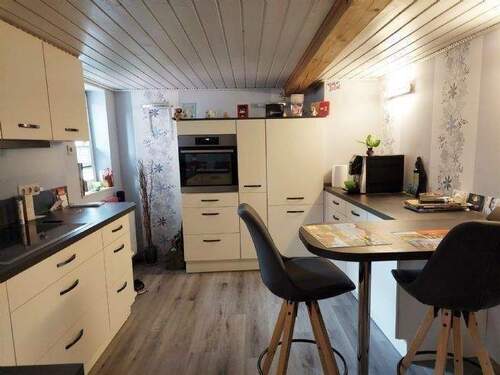 Neue Einbauküche in der Hauptwohnung - Mehrfamilienhaus, Wohnhaus zum Kaufen in Tann