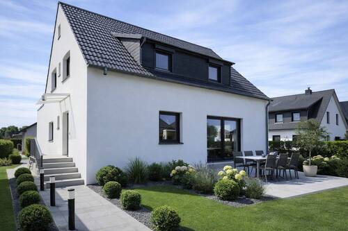 Bild 1 - Kernsaniertes Ein- oder Zweifamilienhaus in Gerlingen-Gehenbühl