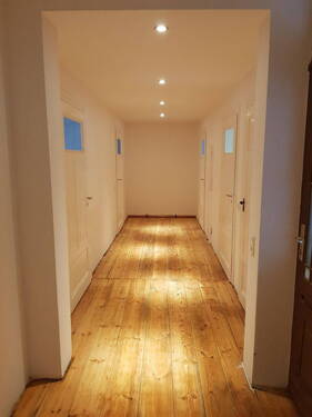 Flur - Traumhafte 3-Raum-Wohnung mit Einbauküche (92 m²) zum Erstbezug