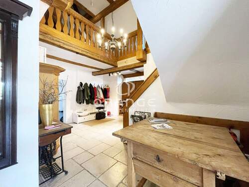 Blick vom Wohn,- und Eßbereich Richtung Eingangshalle - 