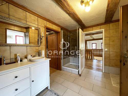 ...welches neu und hellgrau gefliest werden wird - 