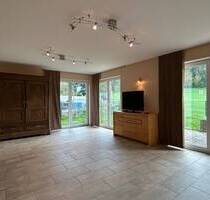 PERL: WOHNHAUS (BJ. 2009), GARTEN UND GROSSE GARAGE IN TOP LAGE