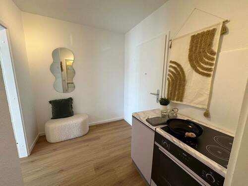 Bild 1 - Helles 1-Zimmer-Apartment mit Balkon in Unterschleißheim - ab sofort verfügbar und frisch renoviert