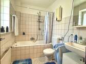 Einliegerwohnung: Wannenbad - 