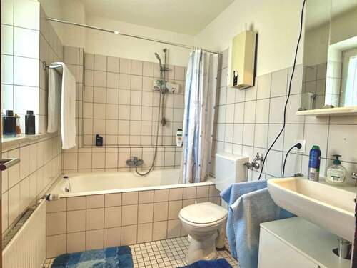 Einliegerwohnung: Wannenbad - 