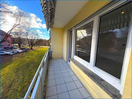 Ausblick - Traumhafte 3 Zi.-Wohnung mit Blick ins Grüne und die Aach - Bezugsfrei!