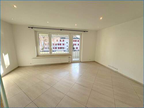 Wohnzimmer - 3 Zimmer Etagenwohnung in Singen