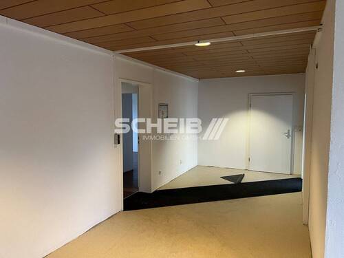 Flur - Büro mit 206,00 m&sup2; in Crailsheim zur Miete