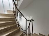 Treppe ins Obergeschoss - 