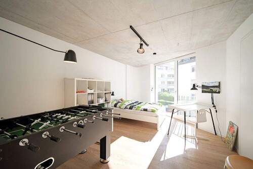 Kinderzimmer 1 im ersten Obergeschoss mit direktem Badezimmerzugang - 